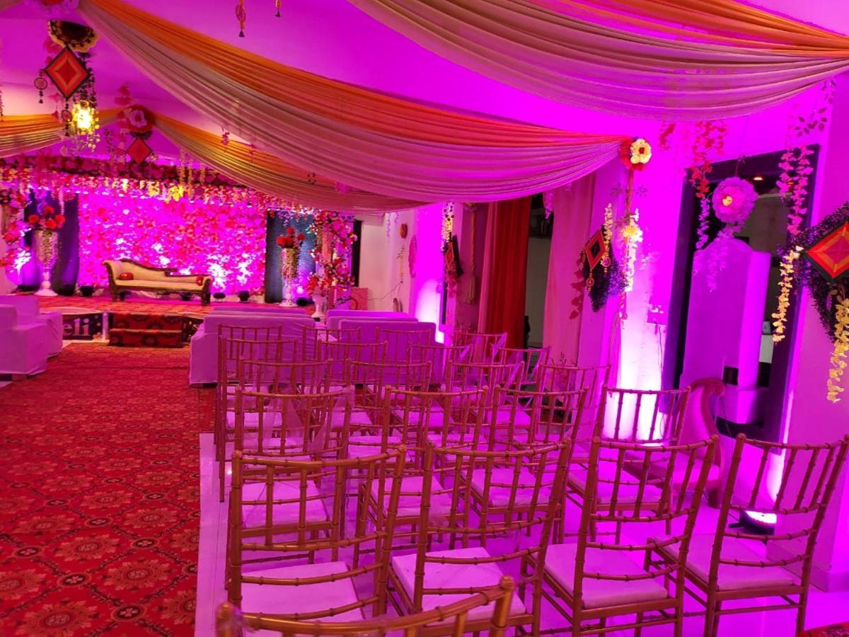 Bundeli Farm Resort & Banquet 奥拉奇哈 外观 照片