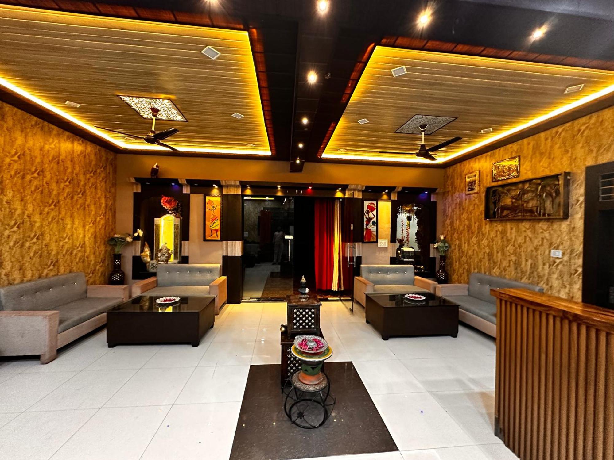 Bundeli Farm Resort & Banquet 奥拉奇哈 外观 照片