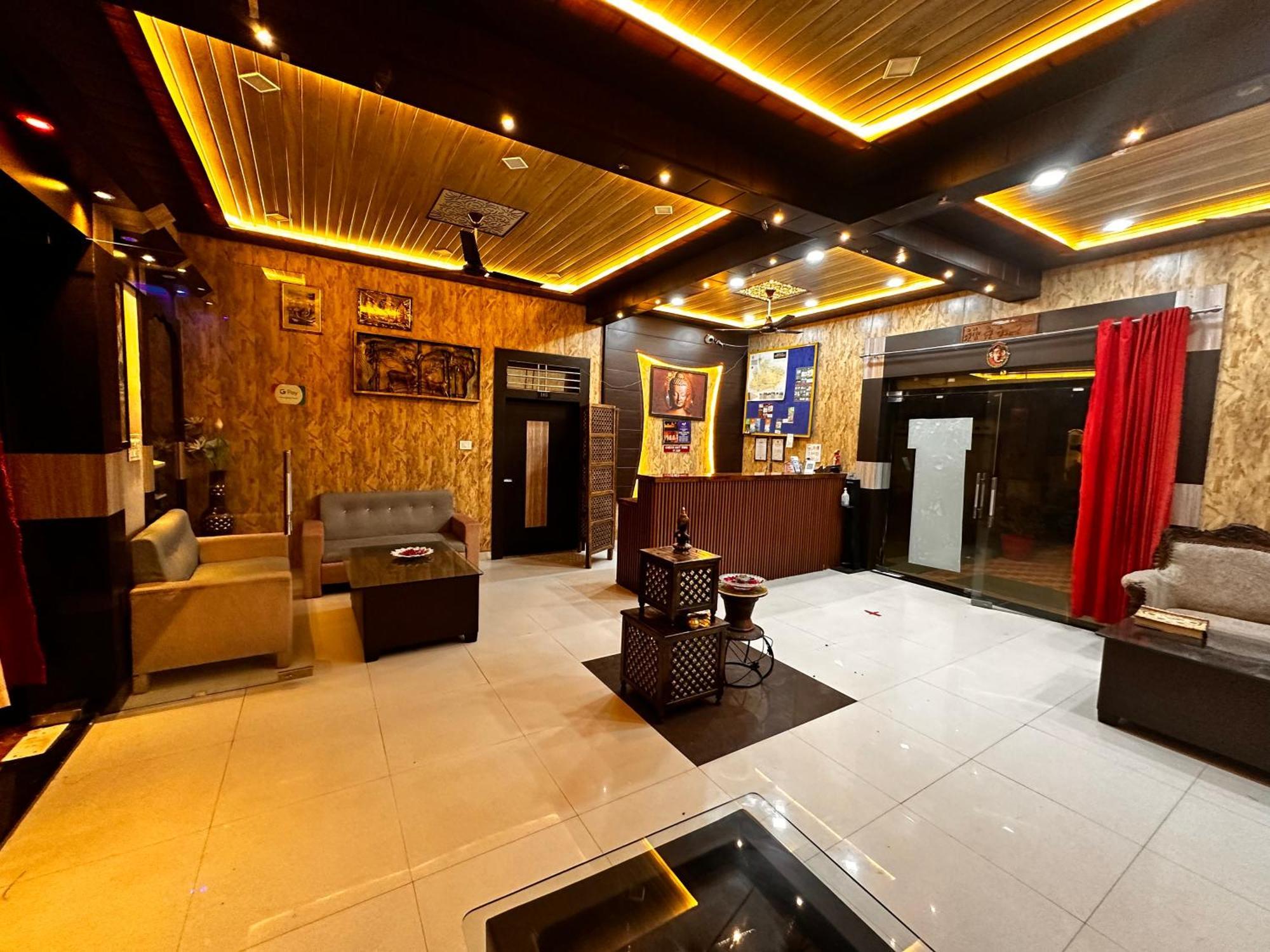 Bundeli Farm Resort & Banquet 奥拉奇哈 外观 照片