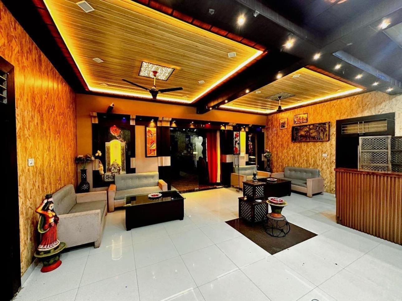 Bundeli Farm Resort & Banquet 奥拉奇哈 外观 照片
