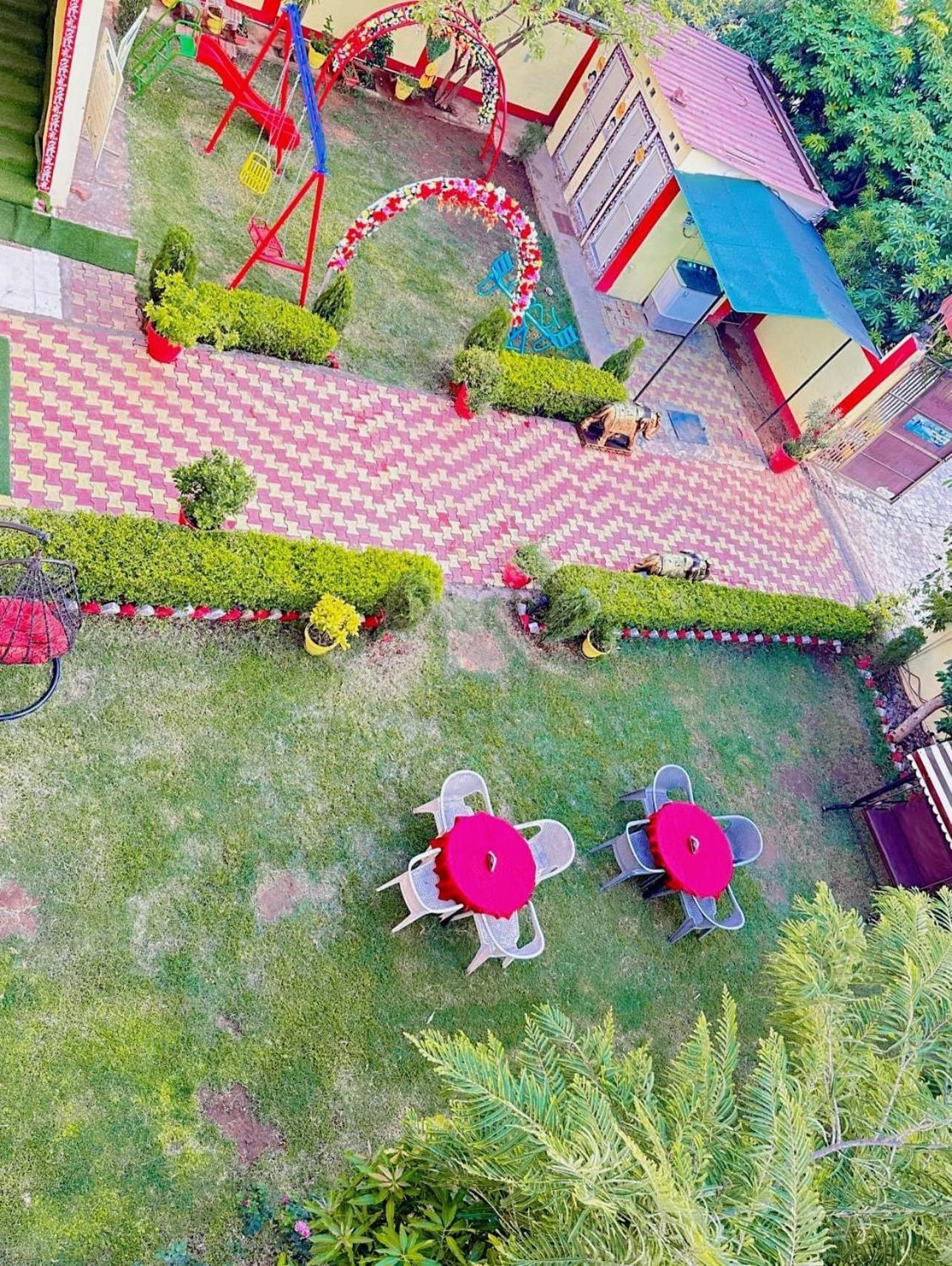 Bundeli Farm Resort & Banquet 奥拉奇哈 外观 照片