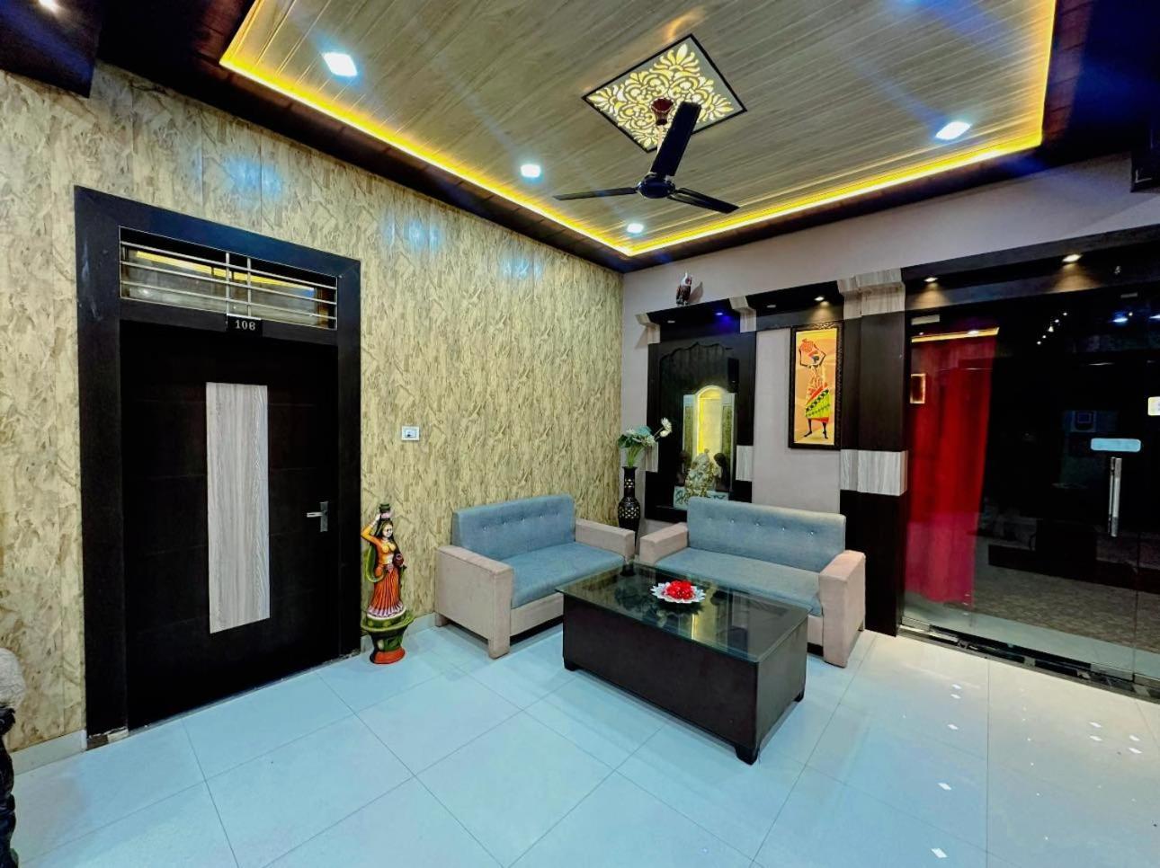 Bundeli Farm Resort & Banquet 奥拉奇哈 外观 照片