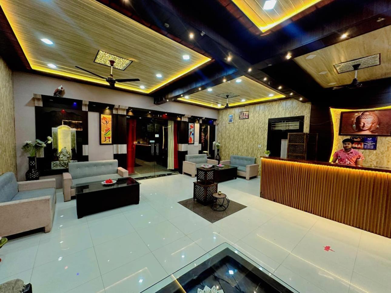 Bundeli Farm Resort & Banquet 奥拉奇哈 外观 照片