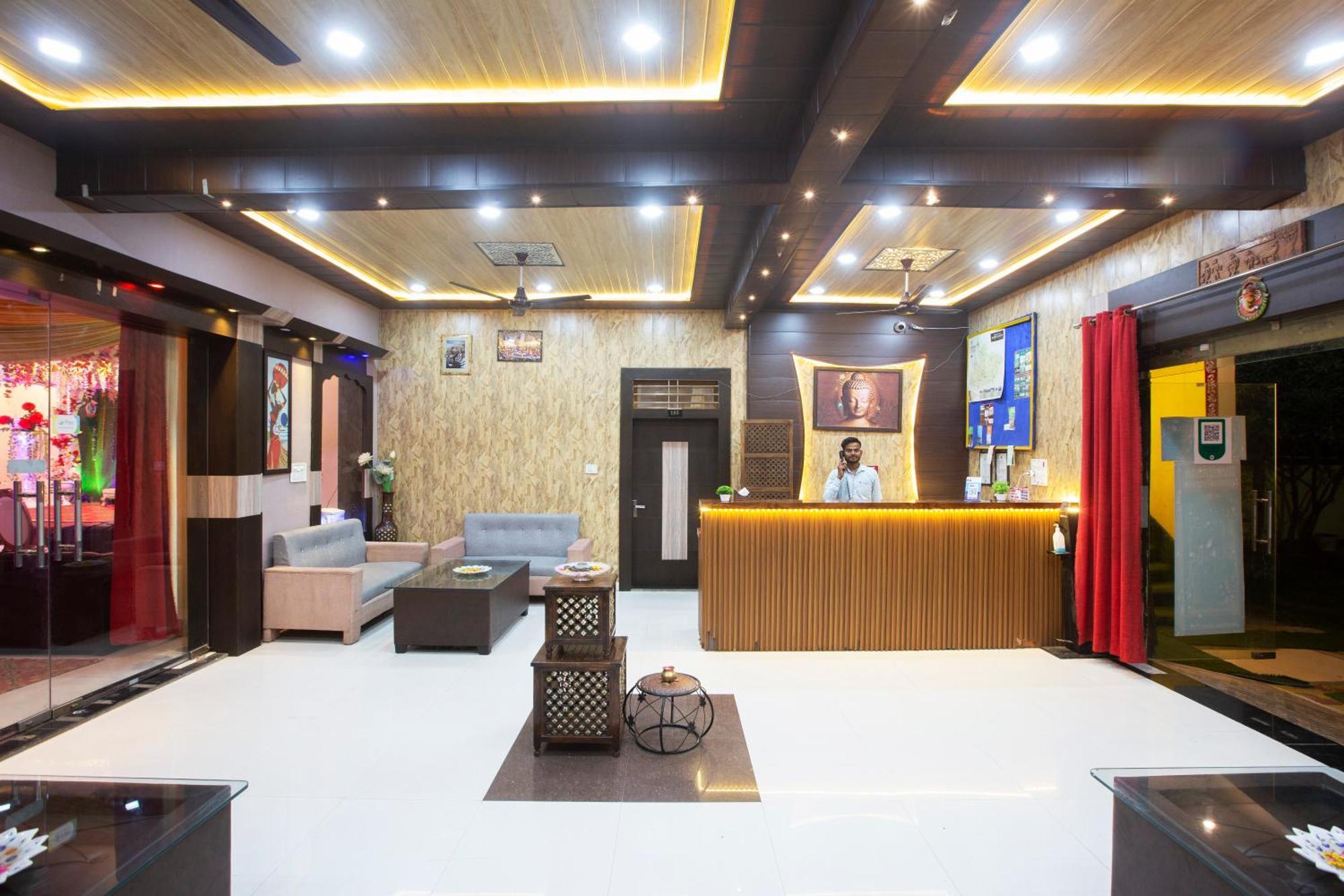 Bundeli Farm Resort & Banquet 奥拉奇哈 外观 照片