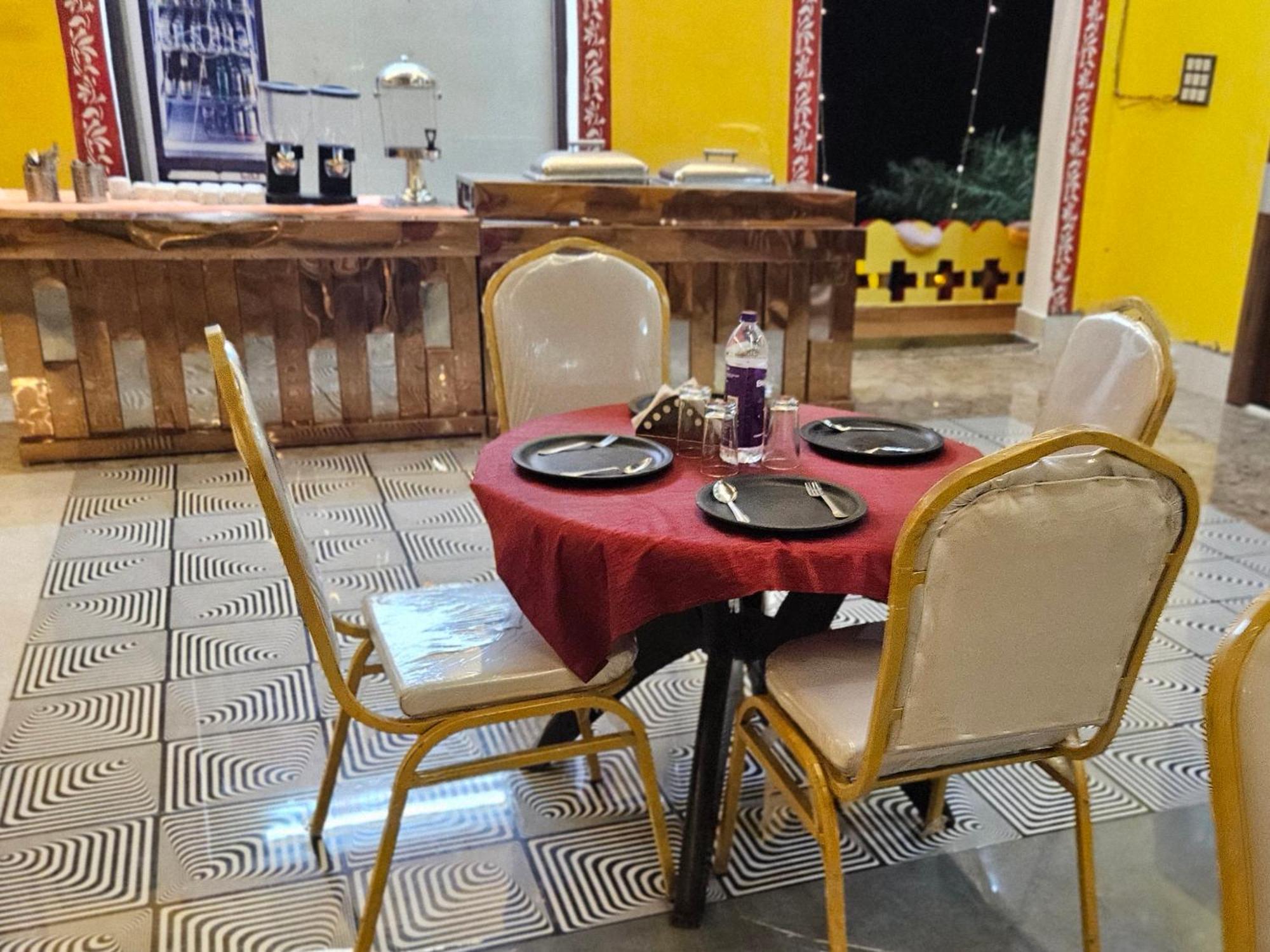 Bundeli Farm Resort & Banquet 奥拉奇哈 外观 照片